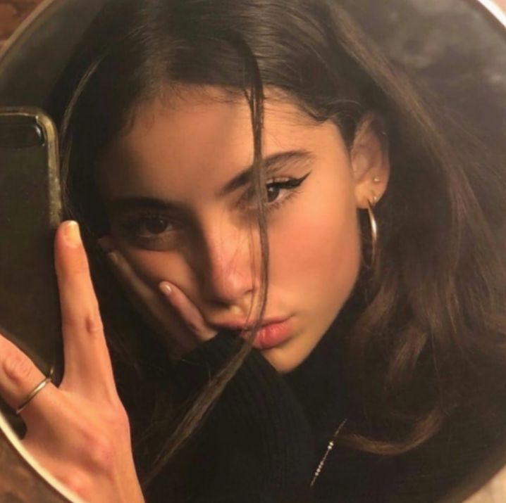 Bella T.